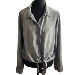 Cloth and Stone front die button down top size medium